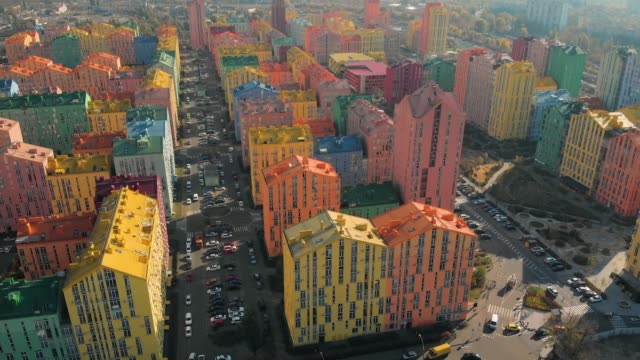 Edificios-residenciales-de-colores.-Vista-aérea