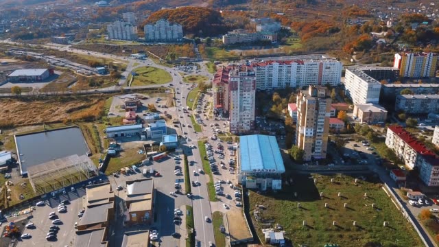 Primavera---Nakhodka,-Territorio-Primorsky.-Vista-desde-arriba.-Edificios-residenciales-en-la-pequeña-ciudad-portuaria-de-Nakhodka.