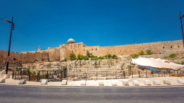 Al-Aqsa-Mosque-timelapse-hyperlapse---third-holiest-place-in-Islam,-Jerusalem,-Israel