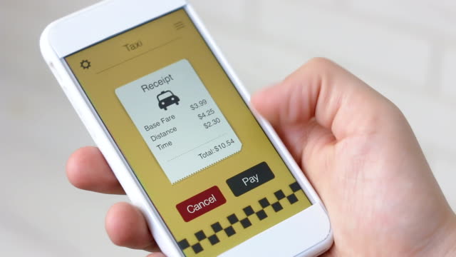 Zahlung-für-Taxi-Fahrt-Rechnung-mit-Smartphone-Anwendung