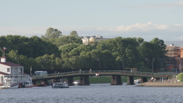 Holzbrücke,-die-Peter-und-Paul-Fortress---St.-Petersburg,-Russland