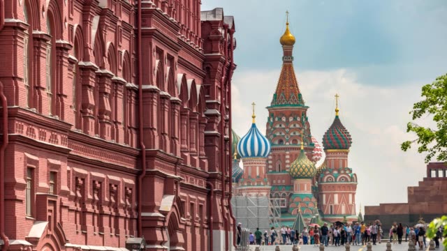 Moskau-Stadt-Skyline-Timelapse-bei-Roter-Platz-und-Basilius-Kathedrale,-Moskau-Russland-4K-Zeitraffer