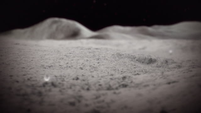 Mond-Rover-bewegt-sich-auf-Mondoberfläche