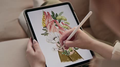 Artista-dibujo-plantas-en-home-habitación-o-mujer-usando-la-tableta-y-la-pluma-para-el-arte-digital