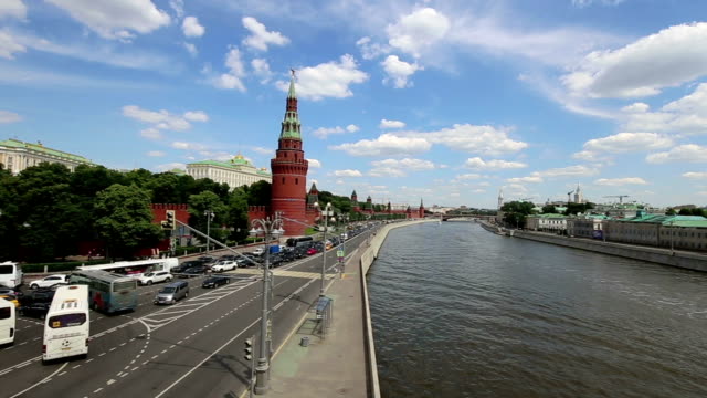 Vista-del-Kremlin-de-Moscú-en-un-día-soleado,-Rusia---Arquitectura-y-punto-de-referencia-de-Moscú,-paisaje-urbano-de-Moscú