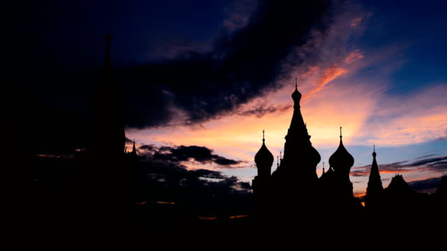 Timelapse-of-gorgeous-sunset-on-Moscow-historical-center-Red-Square-and-Kremlin-tower-silhouette