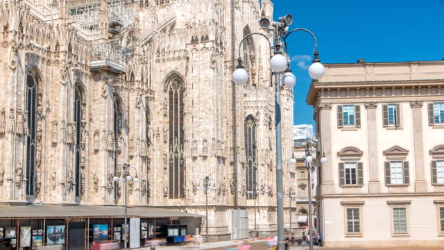 Duomo-cathedral-timelapse.-Side-view-with-street