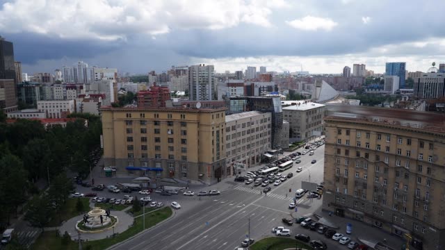 Nowosibirsk,-Russland---Ansicht-der-Stadt-Nowosibirsk-Stadtzentrum-entfernt.-Timelapse