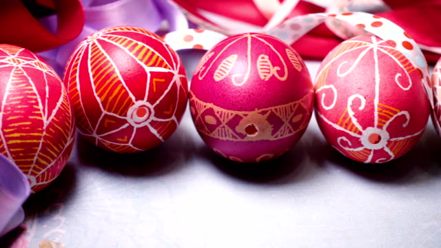 hermosa-ucraniana-tradicional-hecho-a-mano-huevo-de-Pascua-Pysanka