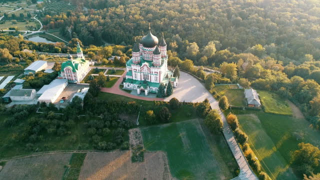 The-Saint-Pantaleon-Cathedral-at-Orthodox-monastery-in-Kiev,-Ukraine