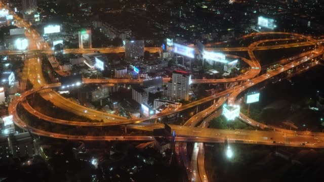view-of-the-night-motorway-in-a-busy-city.-car-traffic-in-a-big-city