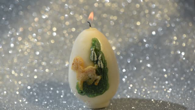 Easter-egg-shaped-candle