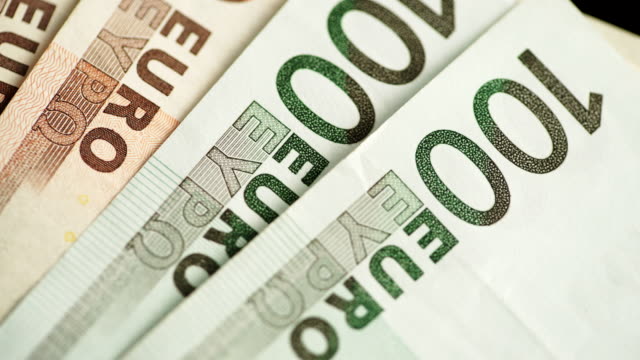 Closeup-Euro-Banknoten-Hintergrund,-Rack-Fokus-4K