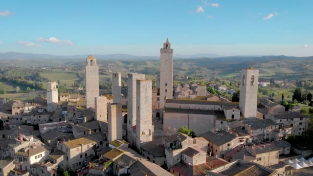 4K-Drohnen-Luftaufnahmen-von-fanstastic-Stadtbild-von-San-Gimignanon