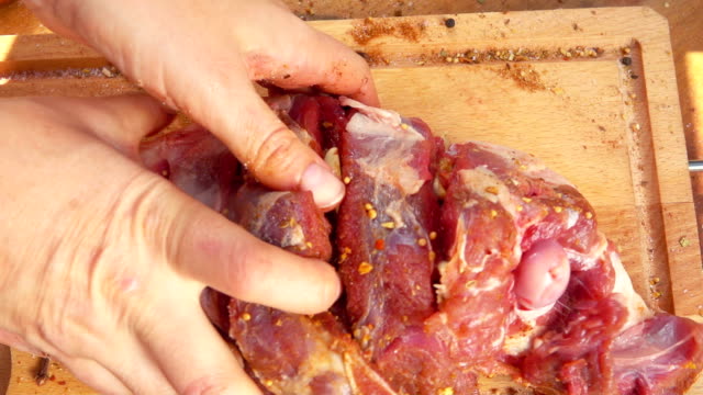 Beine-von-Hammelfleisch-Vorbereitung-zum-Backen