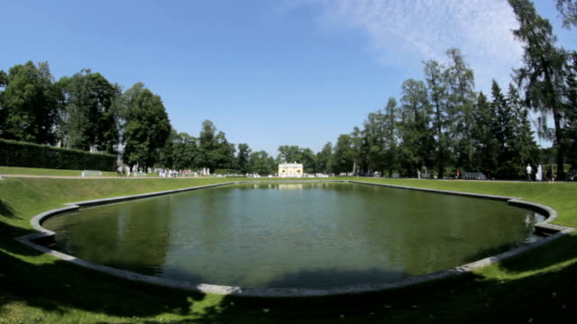 Kleiner-See-im-Park,-Zarskoje-Selo-Pushkin,-Sankt-Petersburg