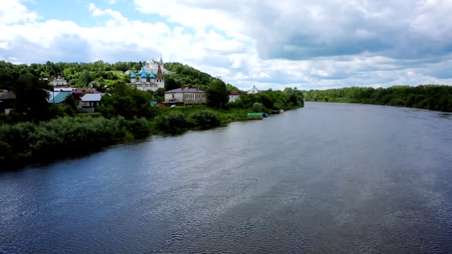 flying-over-the-river-and-beautiful-views-of-the-temples-in-Gorokhovets