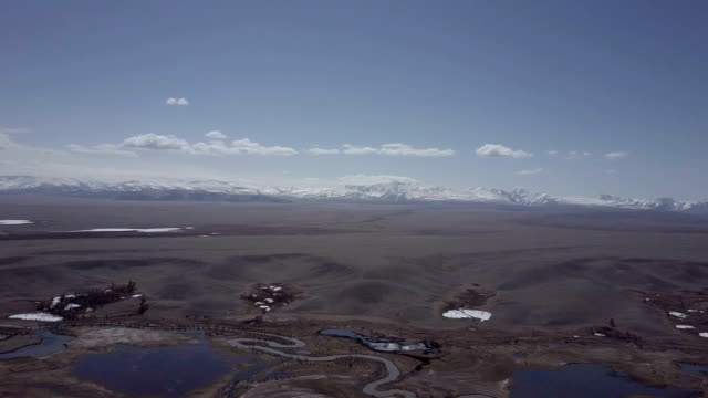 Altai-Gebirge.-Highland-Landschaft.-Russland.-Sibirien.-Flug-am-Quadrocopter.-Ansicht-von-oben
