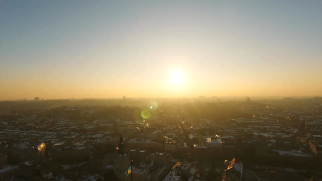 Winter-Magic-City-bei-Sonnenuntergang