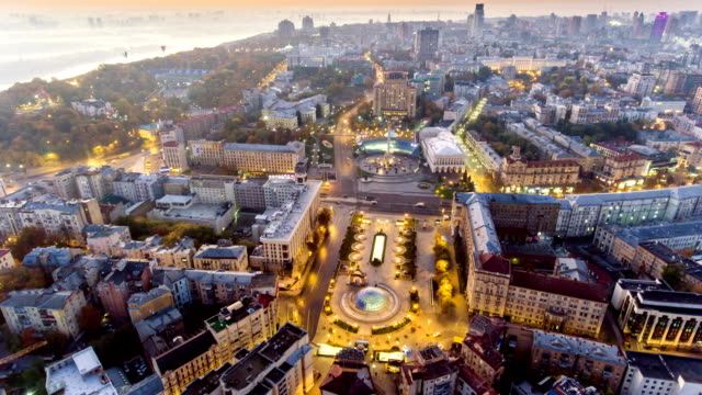 Aerial-of-Maydan-Nezalezhnosti,-the-central-square-of-Kiev,-Kyiv,-Ukraine.