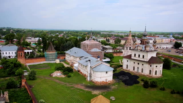aerial-shot-Cathedral-of-Archangel-Michael-in-Yuriev-Polsky,-Russia