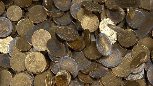 Euro-Coins-Falling,-Slow-motion-4K
