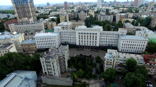 Haus-mit-Chimären,-Verwaltung-der-Präsident-und-Ivan-Franko-Theater-Sehenswürdigkeiten-von-Kiew-in-der-Ukraine