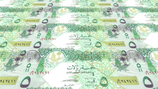 Billetes-de-cincuenta-Qatari-riyal-de-Qatar,-dinero-en-efectivo,-lazo