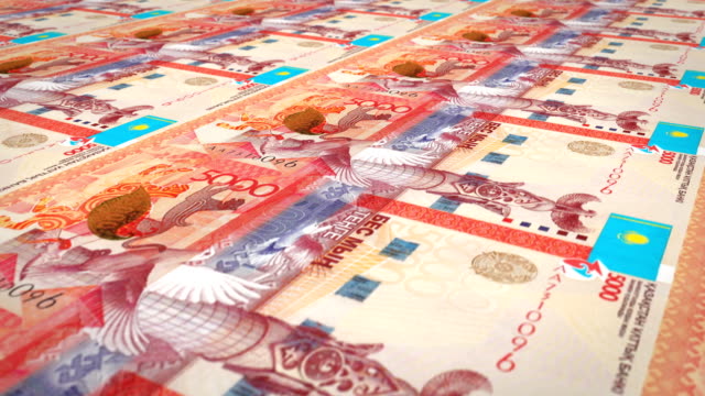 Billetes-de-5-mil-kazakhstani-tenges-de-Kazakhstan,-dinero-en-efectivo,-lazo