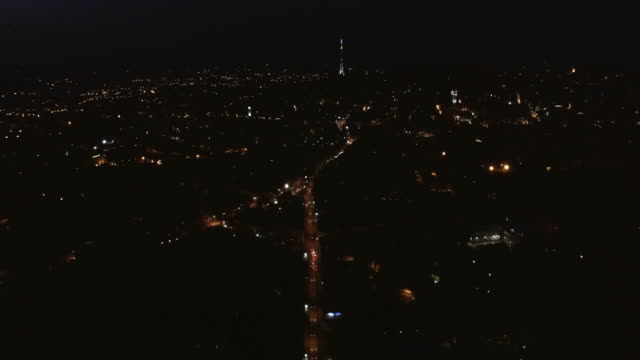 Stadt-bei-Nacht-