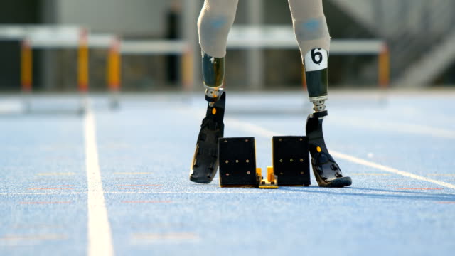 Menschen-mit-Behinderungen-sportlich-immer-bereit-für-das-Rennen-4k