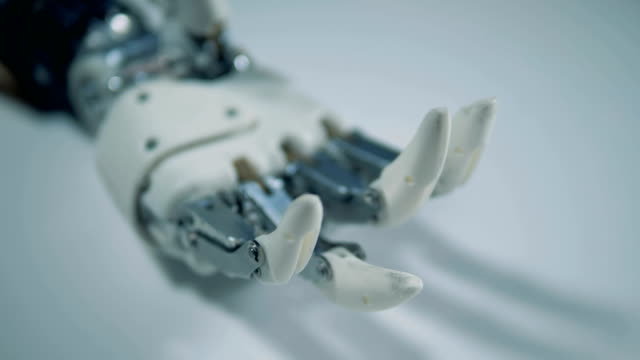 Nahaufnahme-der-geballten-Finger-eine-Roboterhand