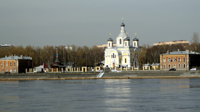 Dreifaltigkeitskirche-in-St.-Petersburg