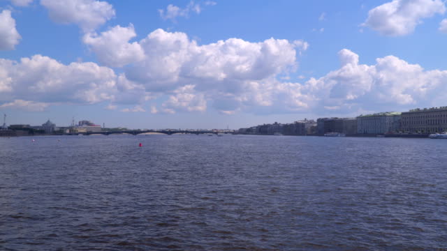 Die-Newa-in-Sankt-Petersburg