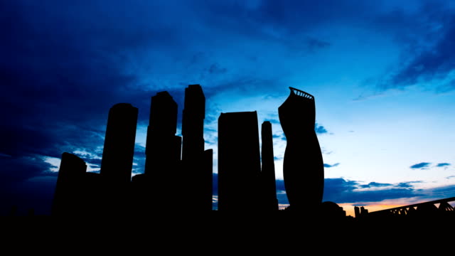 Timelapse-Silhouette-der-Hochhäuser-International-Business-Center-City-auf-Sonnenuntergang-in-Moskau-Russland