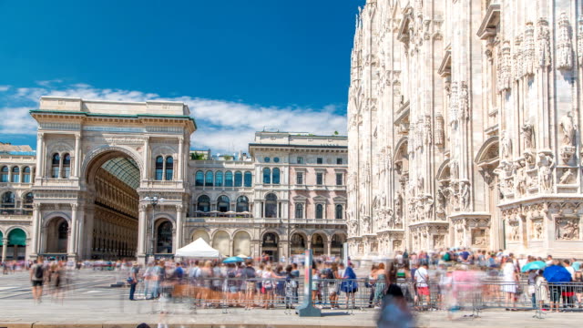 Cathedral-Duomo-di-Milano-and-Vittorio-Emanuele-gallery-timelapse-in-Square-Piazza-Duomo-at-sunny-summer-day,-Milan,-Italy