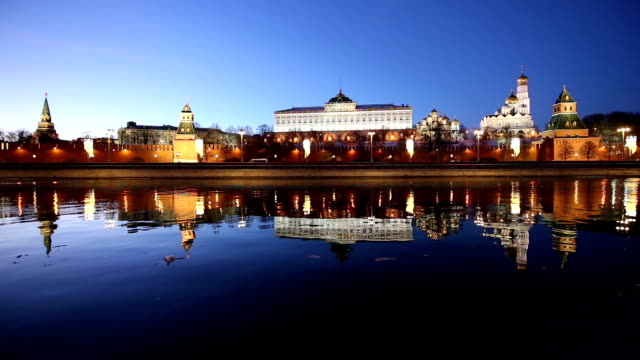 View-of-the-Moskva-River-and-the-Kremlin-(at-night),-Moscow,-Russia--the-most-popular-view-of-Moscow