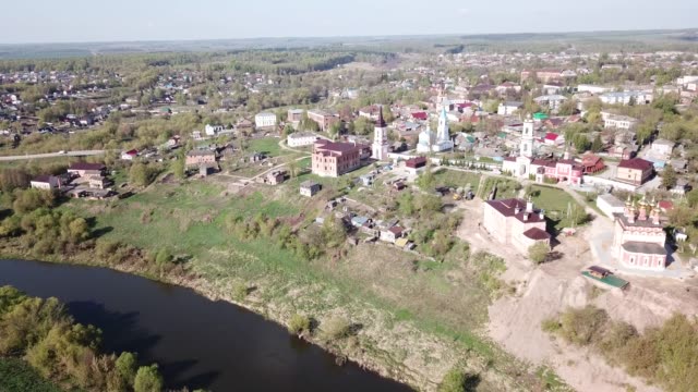 Luftaufnahme-der-Stadt-Belev