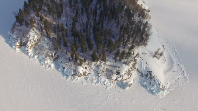 4K.-Aerial-survey-from-the-air.-Winter.-Lake-Baikal