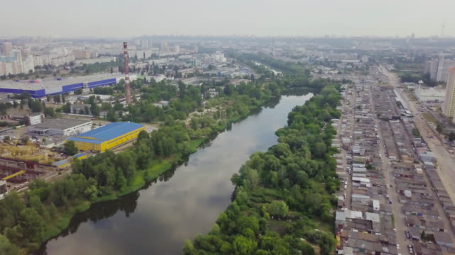 Stadtrand-von-einer-Megacity.-Stadtlandschaft.-Luftaufnahme.-Wohngebiet-in-Kiew,-Ukraine