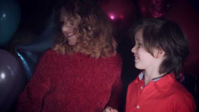 4k-Party-Birthday-Kid-with-Mom-Dancing-Happy