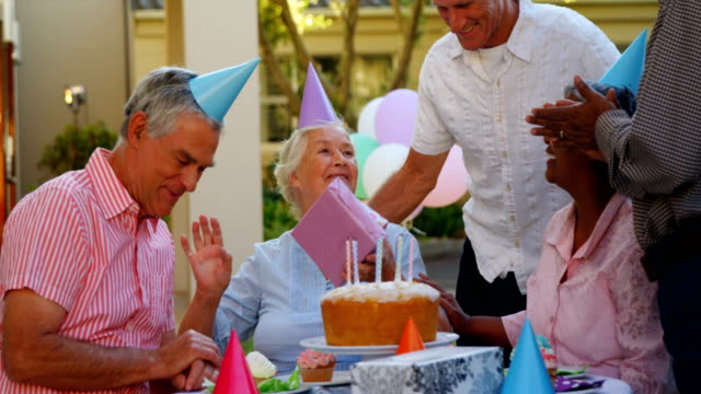 Seniors-celebrating-a-birthday-4k