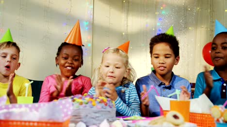Kids-singing-birthday-songs-during-birthday-party-4k