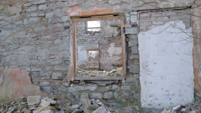 Ruined-brick-walls-from-the-houses-during-war