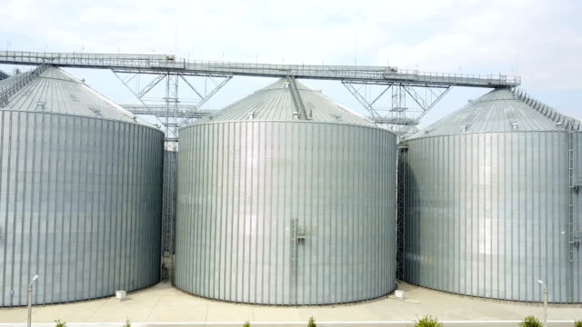 Grain-elevator-in-agricultural-zone