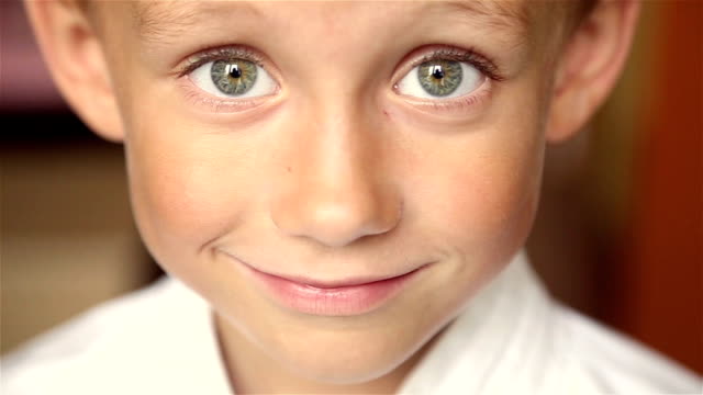 Porträt-eines-Kindes.-Full-HD-video