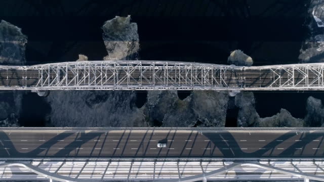 Vista-aérea-de-la-ciudad-de-Kiev,-Ucrania.-Río-Dniéper-con-puentes.-Puente-de-Darnitskiy