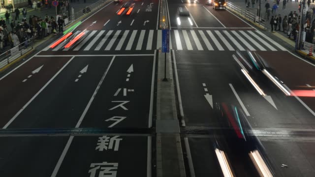 Vídeo-timelapse-HD-en-Tokio-Japón-ilustrando-conceptos-movimiento-y-velocidad-rápidos-de-un-mundo-congestionado-ocupado-con-un-aumento-de-la-población