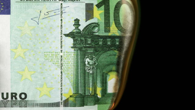 Brennen-von-hundert-Euro-banknote