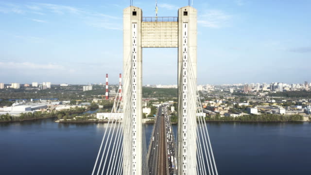 Flying-Through-Huge-Bridge-Columns